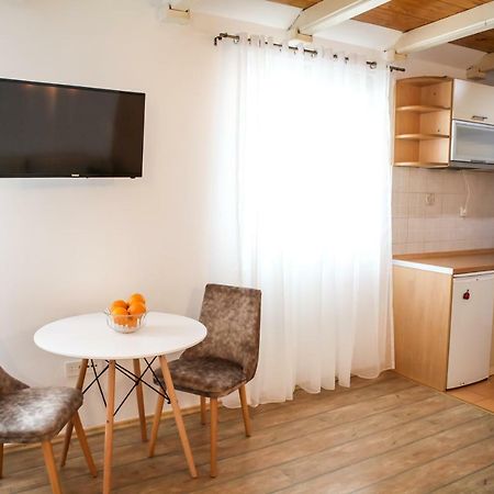 Sara Apartment 采蒂涅 外观 照片
